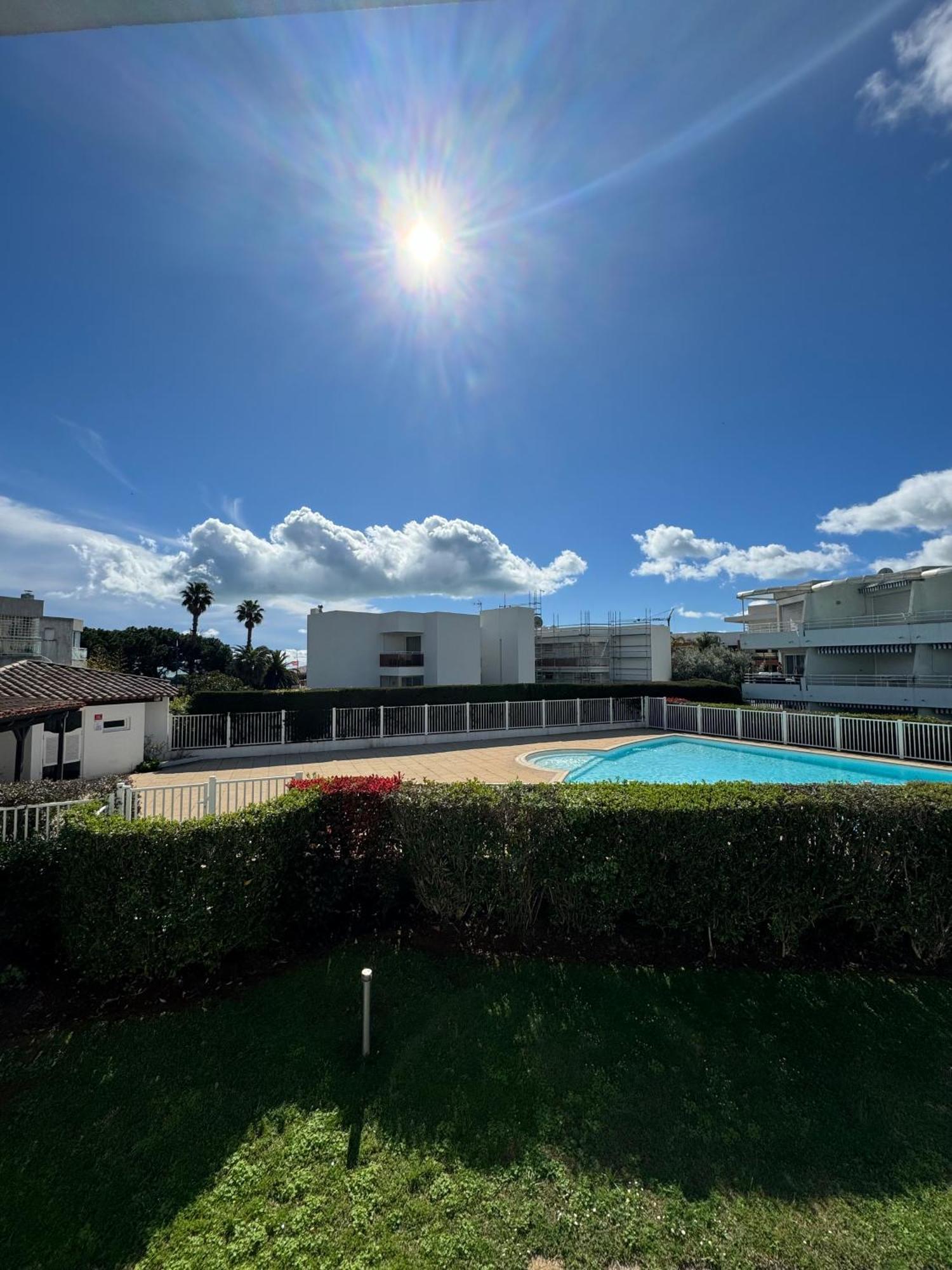 Appartemment Vue Mer Et Piscine วิลล์เนิฟ-ลูเบ ภายนอก รูปภาพ